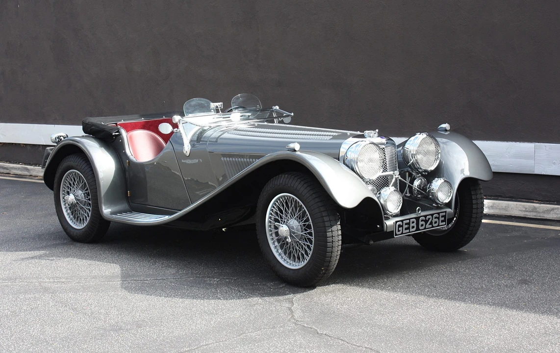 Jaguar Replica - Image 29 of 31