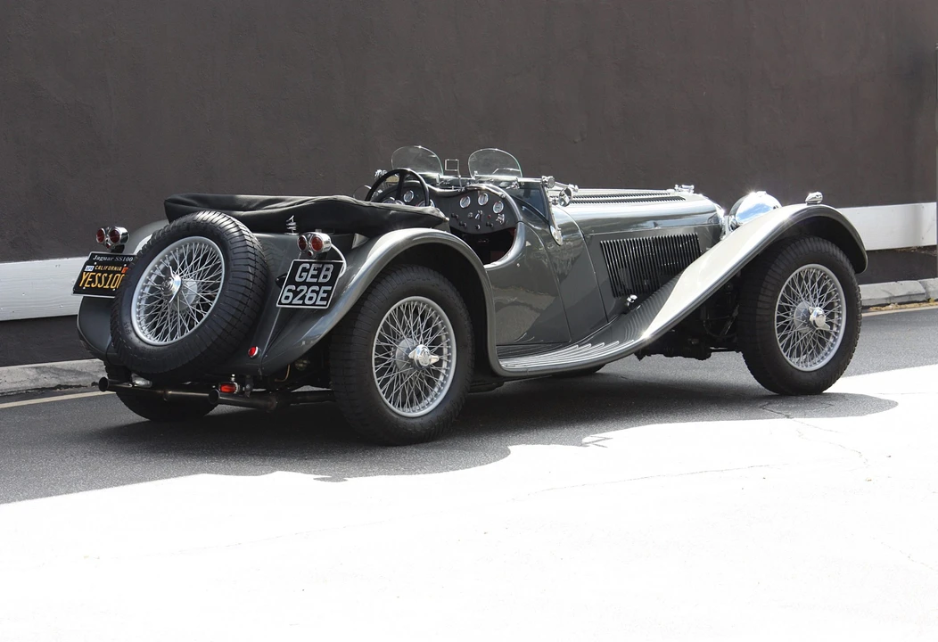 Jaguar Replica - Image 6 of 31