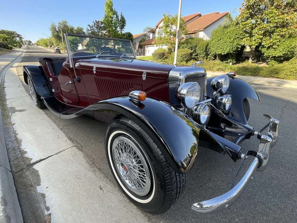 Jaguar Replica - Image 2 of 31