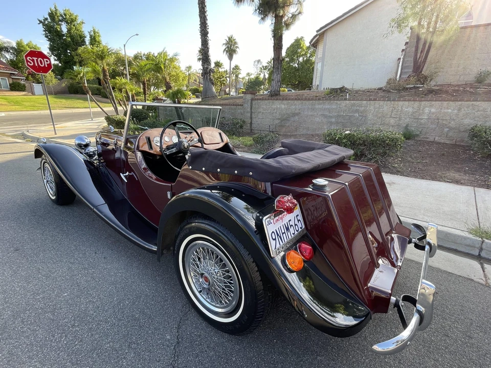 Jaguar Replica - Image 6 of 31