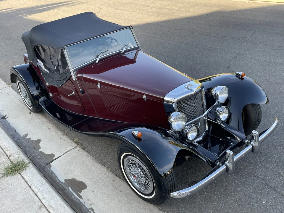 Jaguar Replica - Image 9 of 31