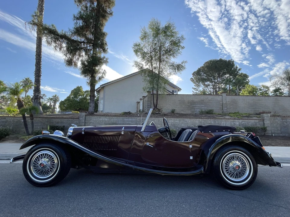 Jaguar Replica - Image 5 of 31