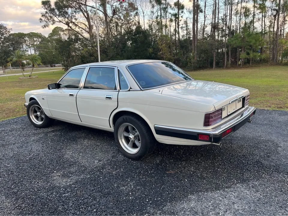 1992 Jaguar XJ40 XJ - Image 2 of 10
