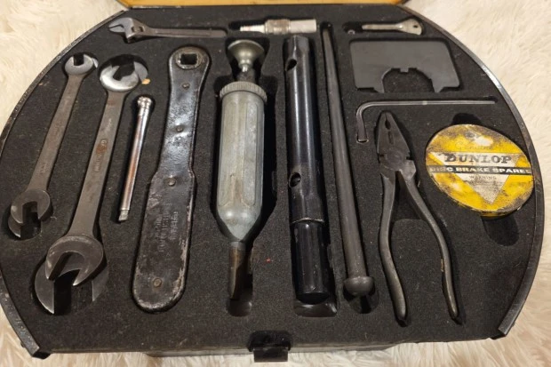 Parts & Memorabilia Tools - Image 2 of 10