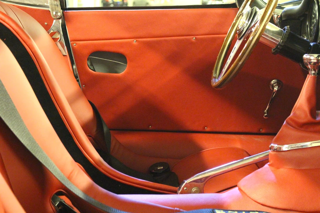 Jaguar E-Type Series 1 - Image 14 of 31