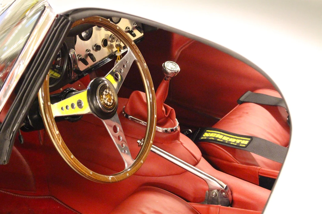 Jaguar E-Type Series 1 - Image 12 of 31