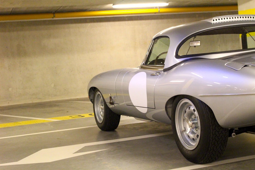 Jaguar E-Type Series 1 - Image 7 of 31