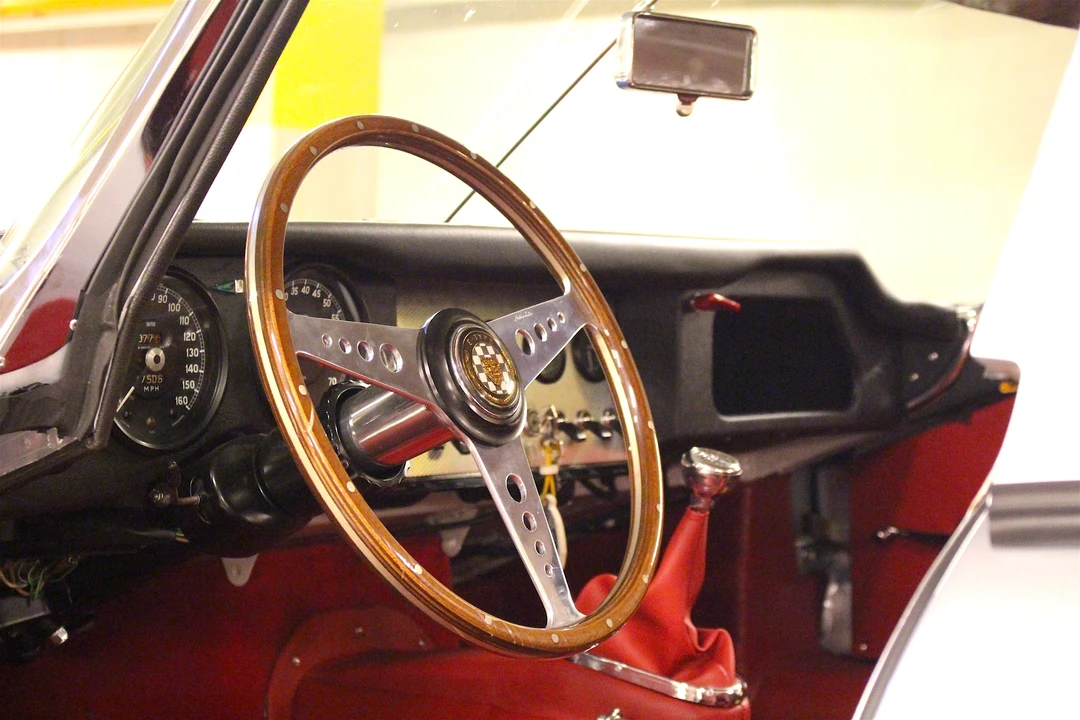 Jaguar E-Type Series 1 - Image 10 of 31