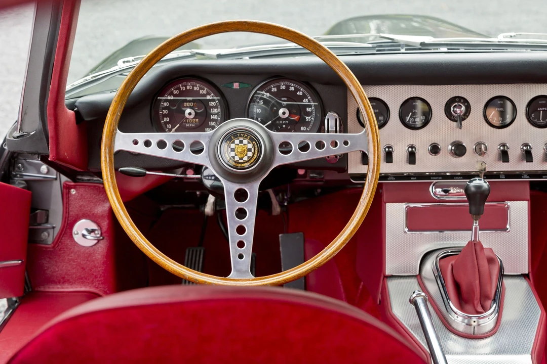 Jaguar E-Type Series 1 - Image 14 of 20