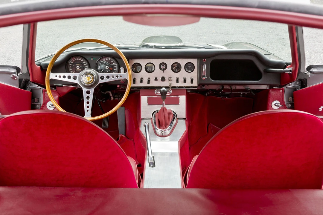 Jaguar E-Type Series 1 - Image 13 of 20