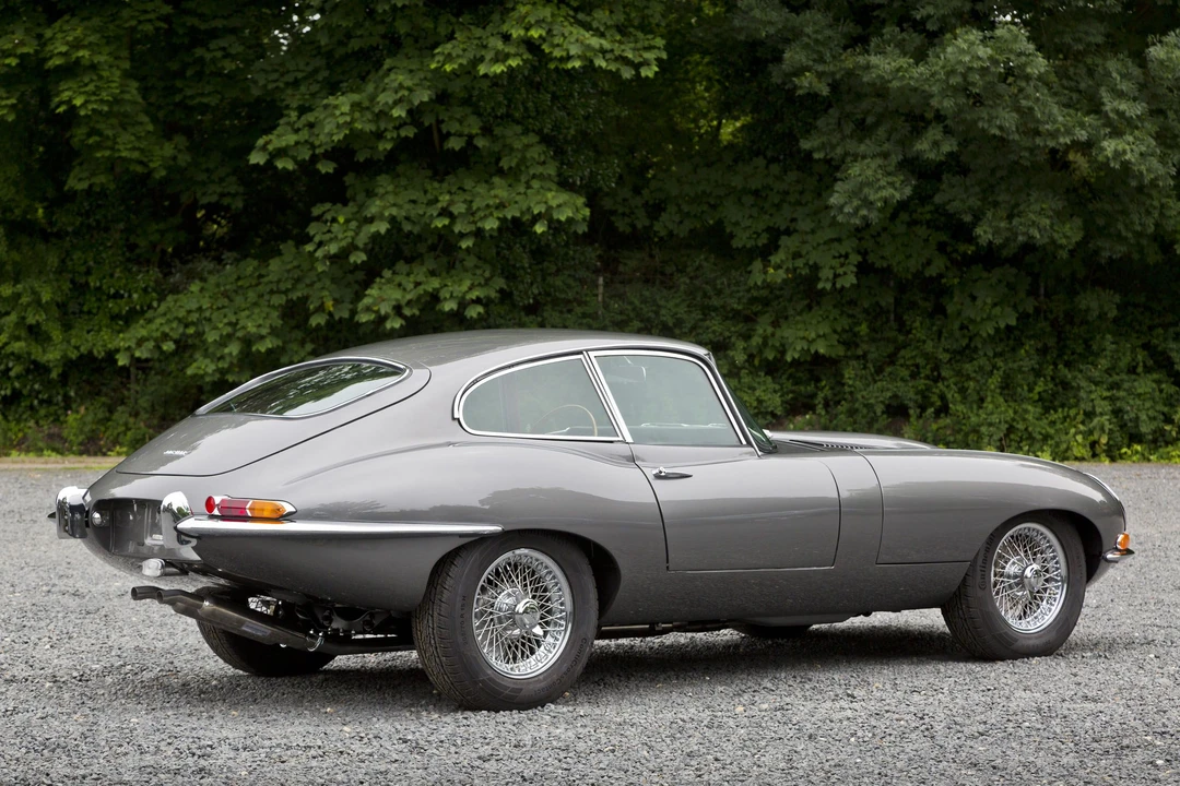 Jaguar E-Type Series 1 - Image 3 of 20