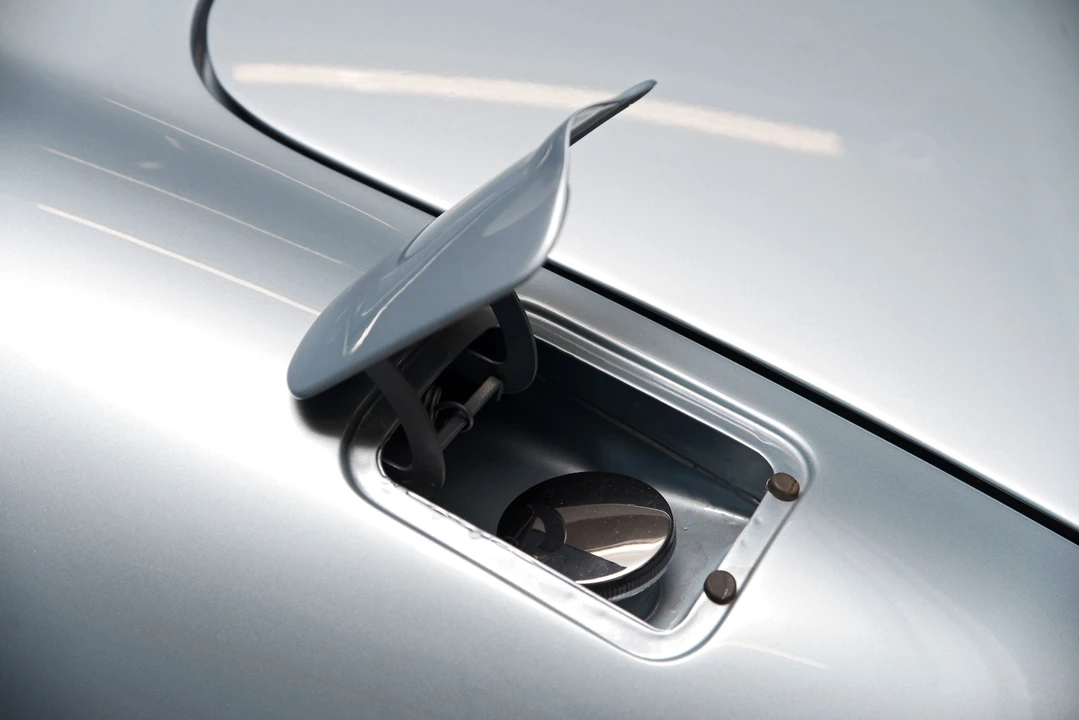 Jaguar E-Type Series 1 - Image 6 of 20
