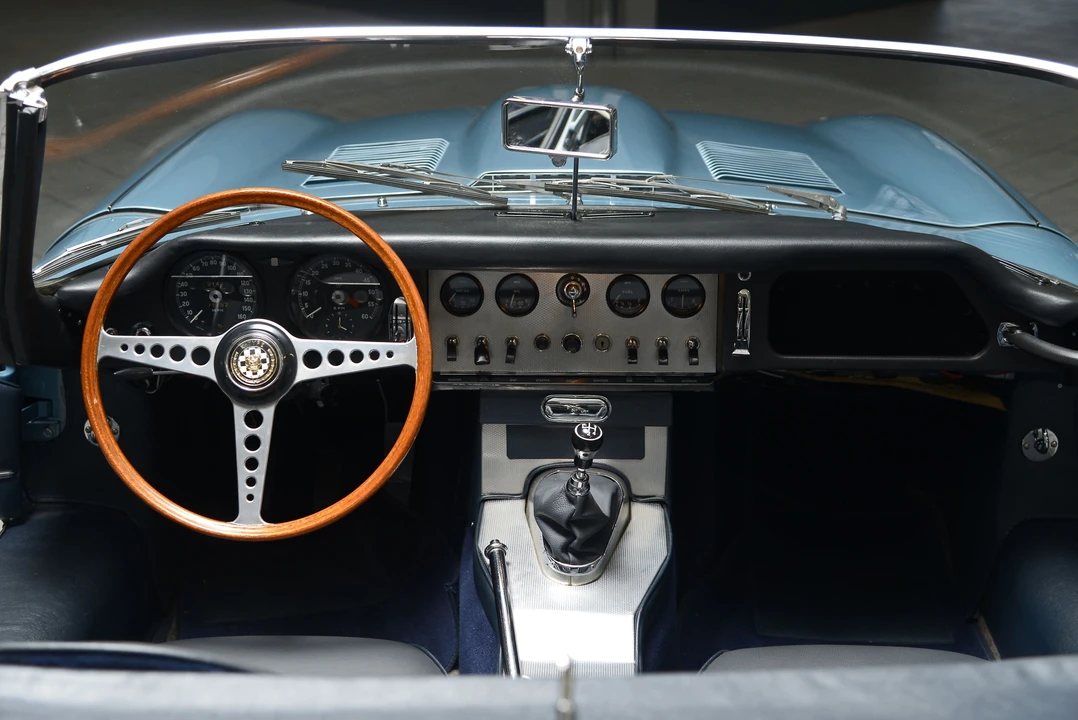 Jaguar E-Type Series 1 - Image 18 of 20