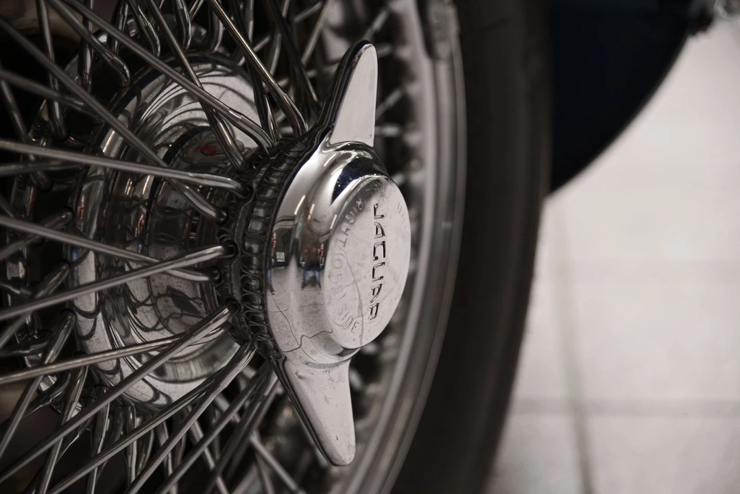 Jaguar E-Type Series 1 - Image 8 of 20