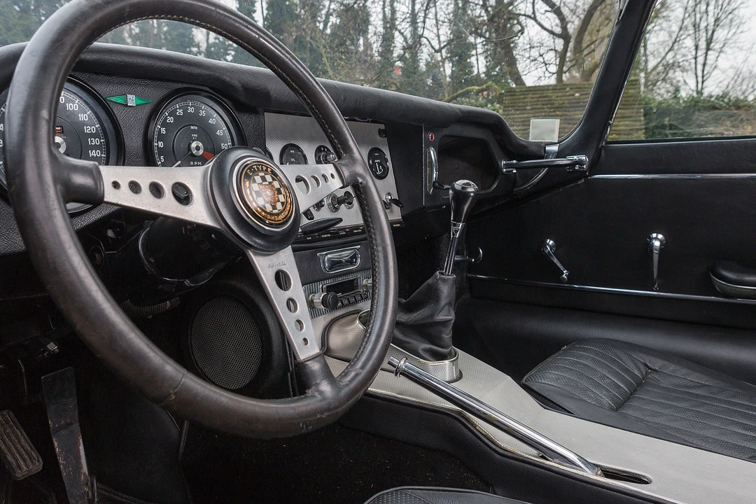 Jaguar E-Type Series 1 - Image 13 of 31