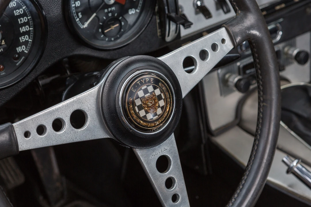 Jaguar E-Type Series 1 - Image 17 of 31