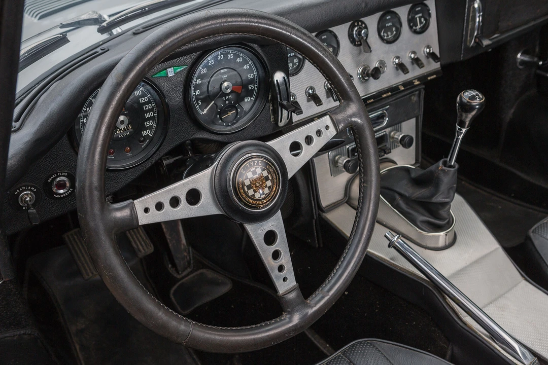 Jaguar E-Type Series 1 - Image 14 of 31