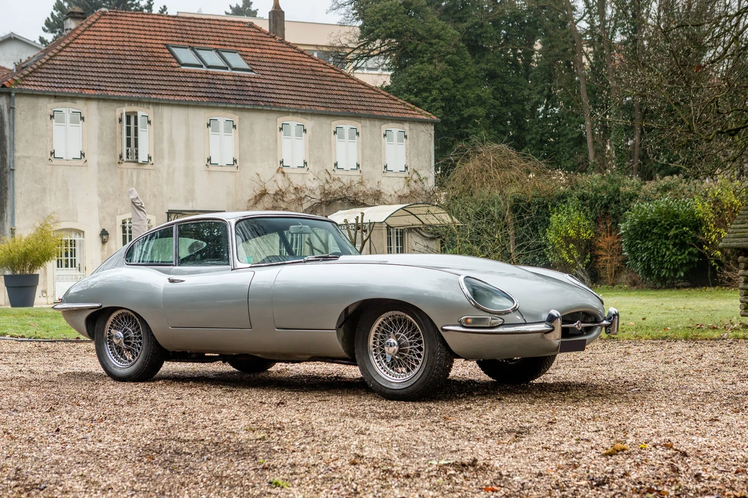 Jaguar E-Type Series 1 - Image 2 of 31