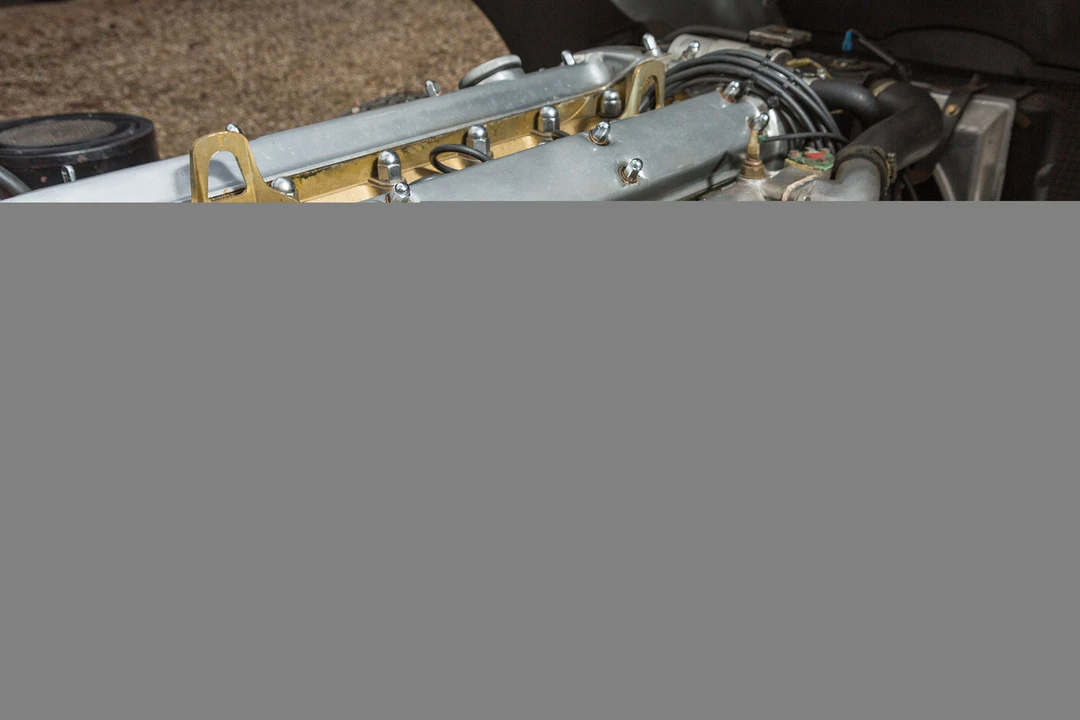 Jaguar E-Type Series 1 - Image 25 of 31