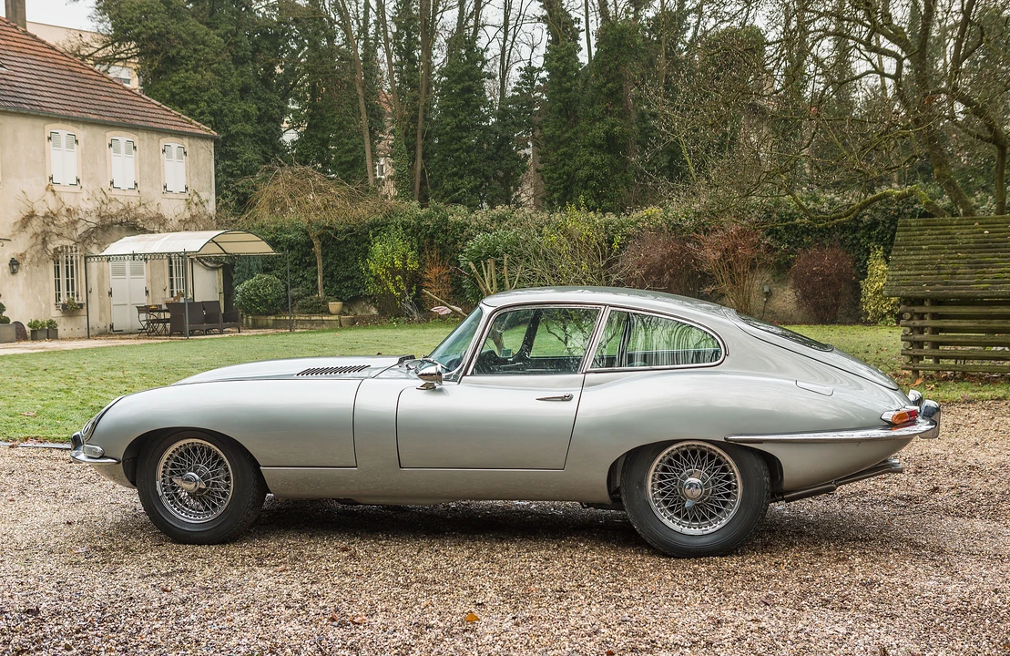 Jaguar E-Type Series 1 - Image 6 of 31