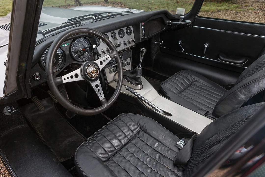 Jaguar E-Type Series 1 - Image 12 of 31