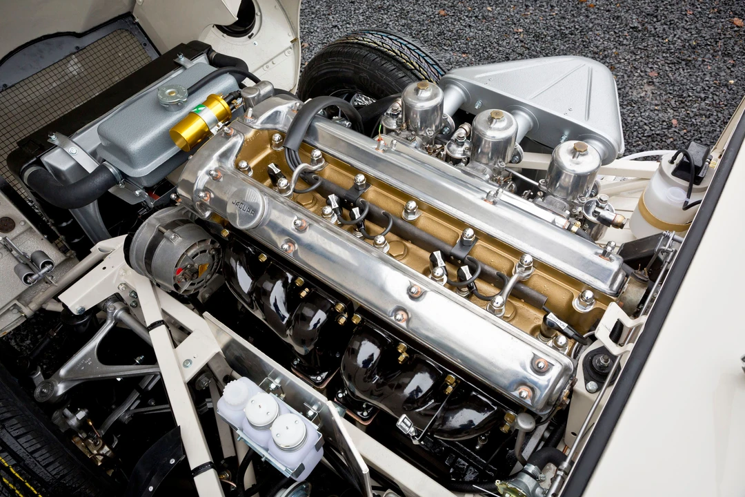 Jaguar E-Type Series 1 - Image 12 of 15