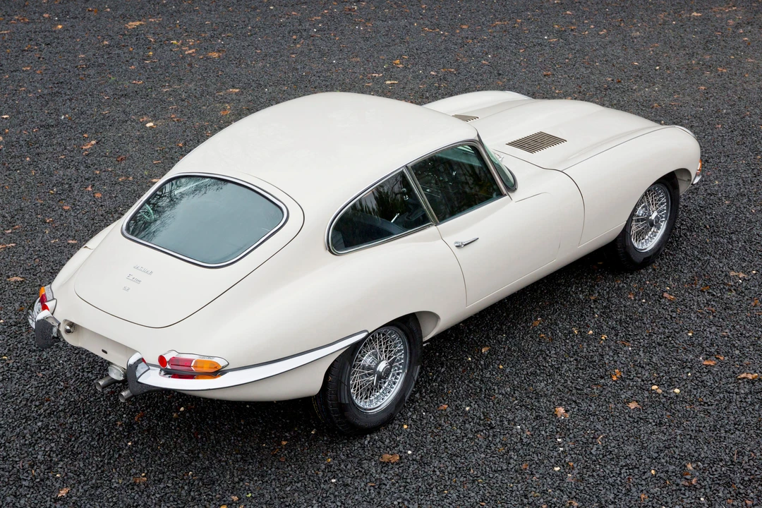 Jaguar E-Type Series 1 - Image 7 of 15