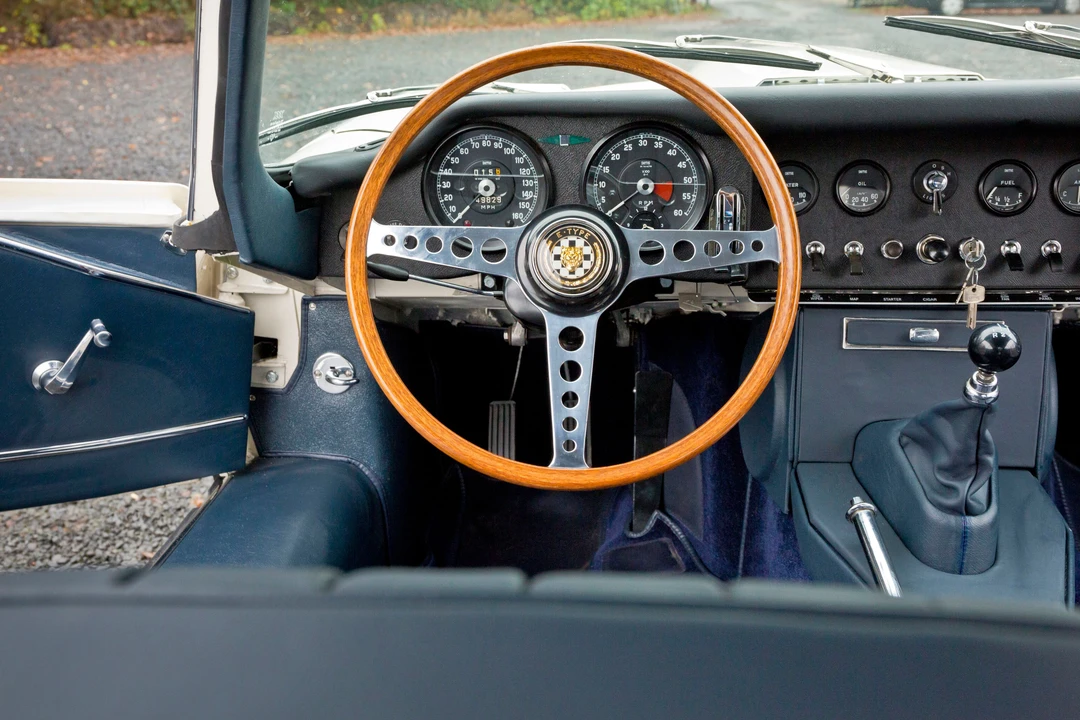 Jaguar E-Type Series 1 - Image 10 of 15