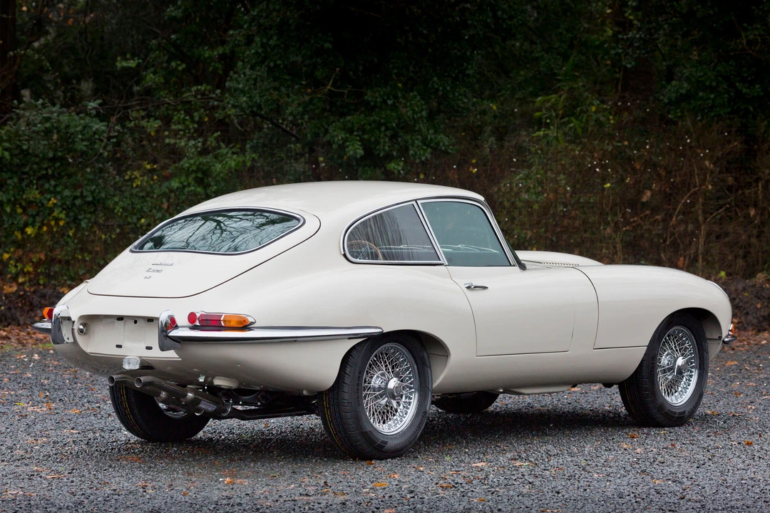 Jaguar E-Type Series 1 - Image 6 of 15