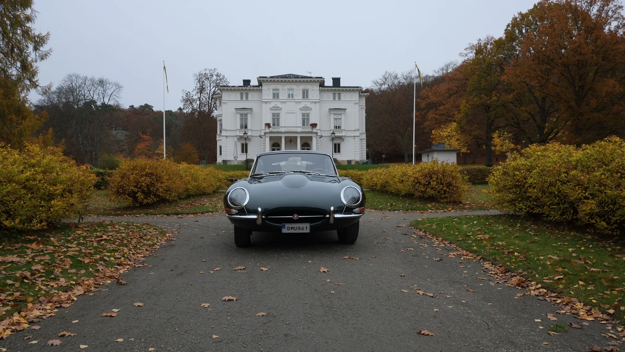 Jaguar E-Type Series 1 - Image 3 of 22