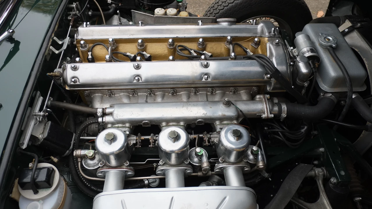 Jaguar E-Type Series 1 - Image 13 of 22