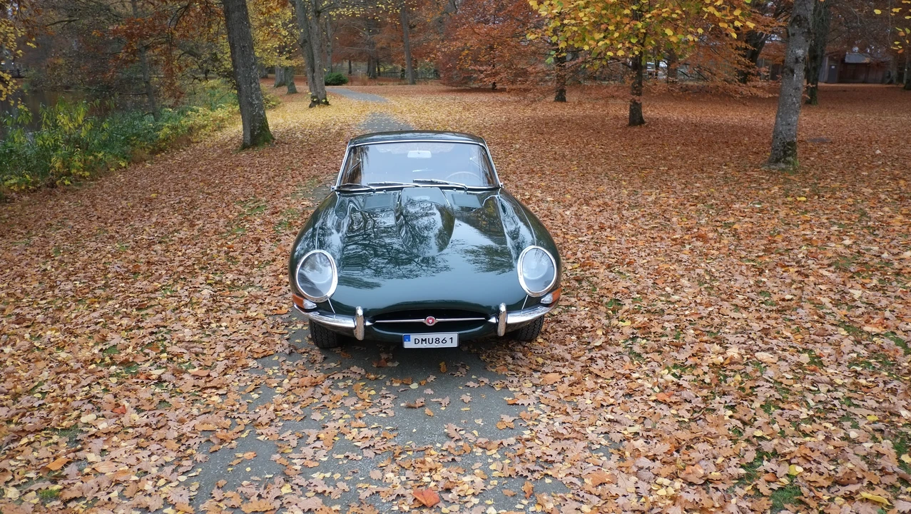 Jaguar E-Type Series 1 - Image 8 of 22