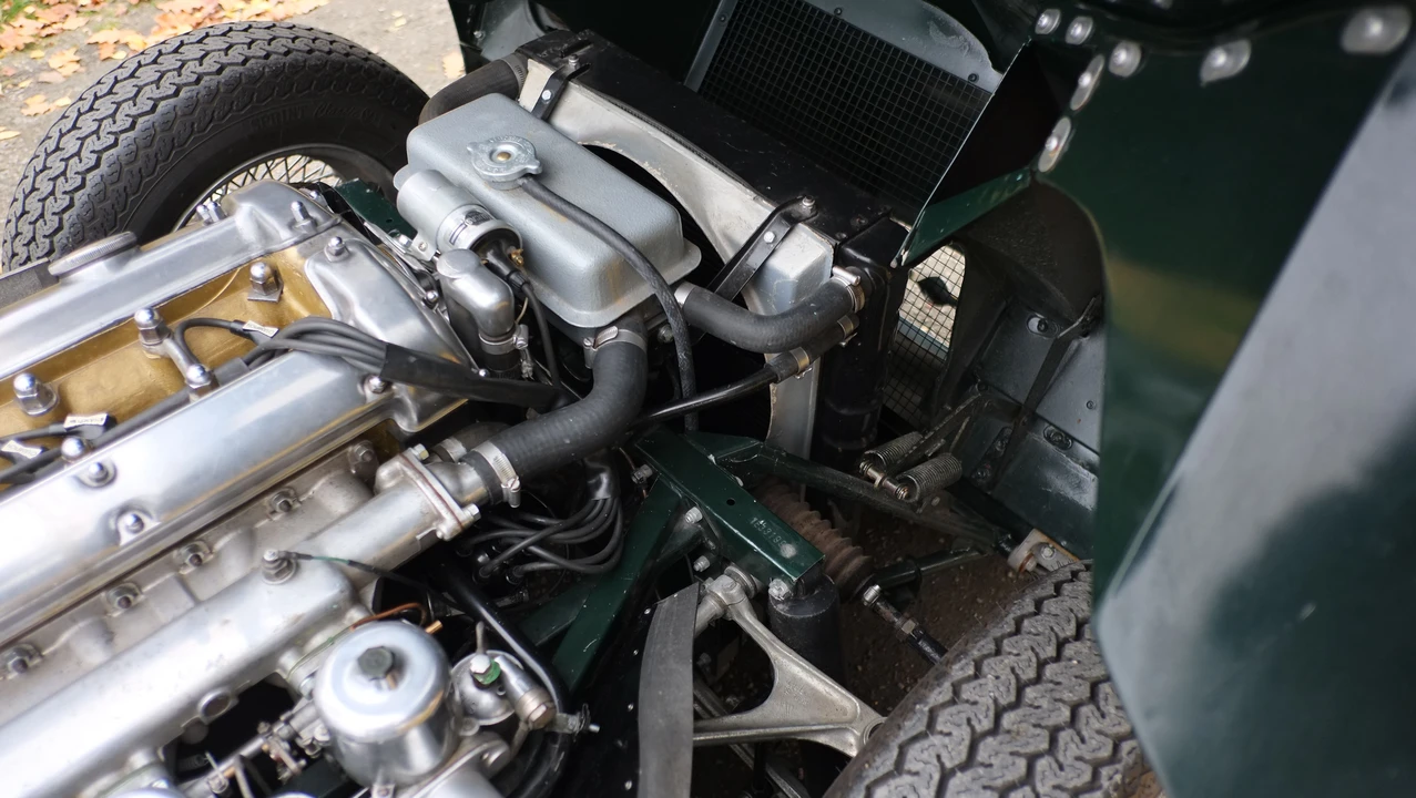Jaguar E-Type Series 1 - Image 15 of 22