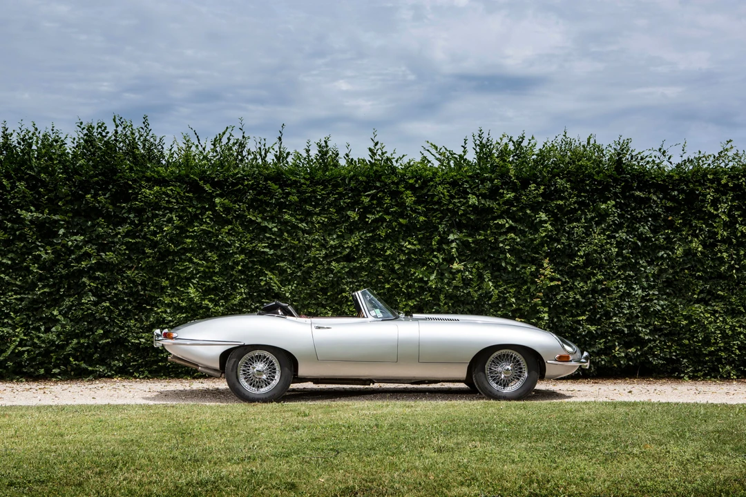 Jaguar E-Type Series 1 - Image 3 of 19