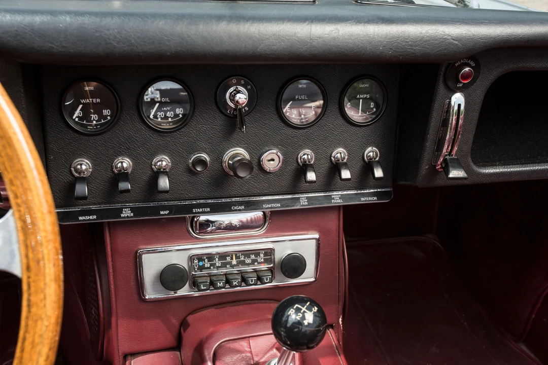 Jaguar E-Type Series 1 - Image 14 of 19