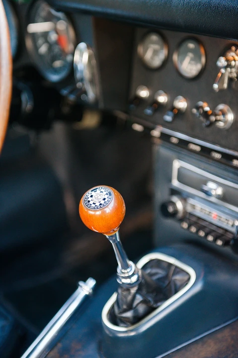 Jaguar E-Type Series 1 - Image 10 of 17