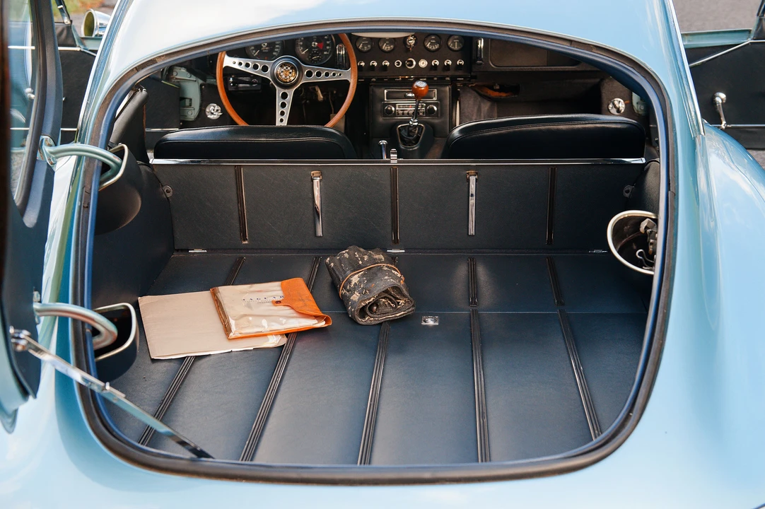 Jaguar E-Type Series 1 - Image 16 of 17
