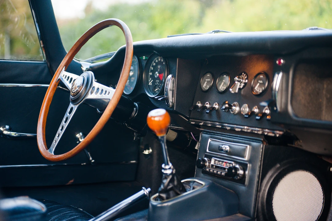 Jaguar E-Type Series 1 - Image 7 of 17
