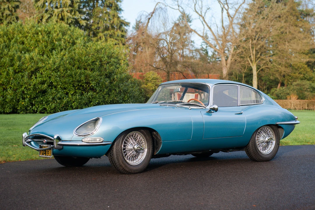 Jaguar E-Type Series 1 - Image 2 of 17