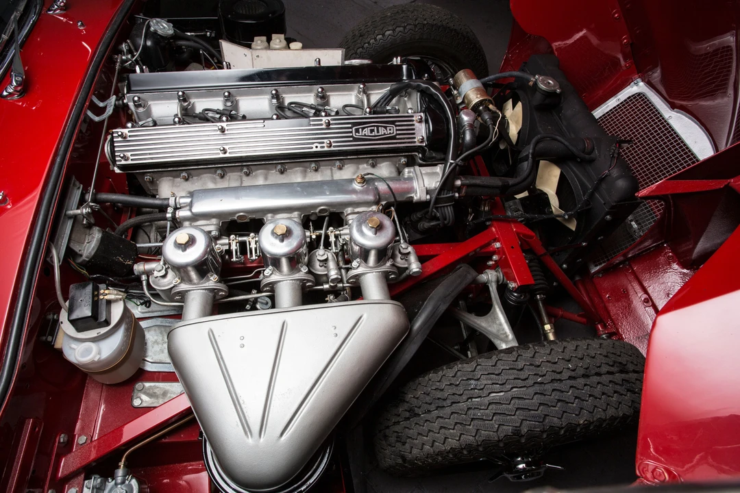Jaguar E-Type Series 2 - Image 10 of 14