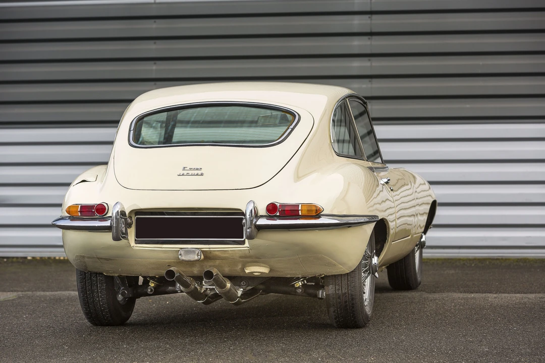 Jaguar E-Type Series 1 2+2 - Image 9 of 30