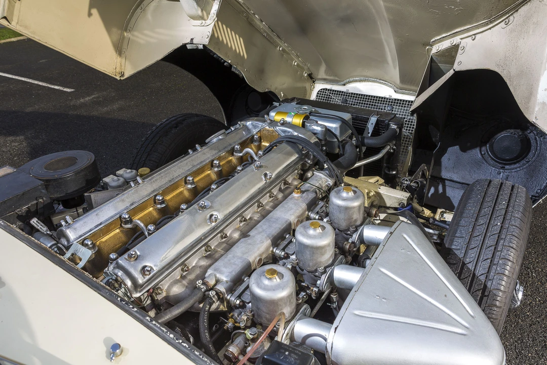 Jaguar E-Type Series 1 2+2 - Image 23 of 30
