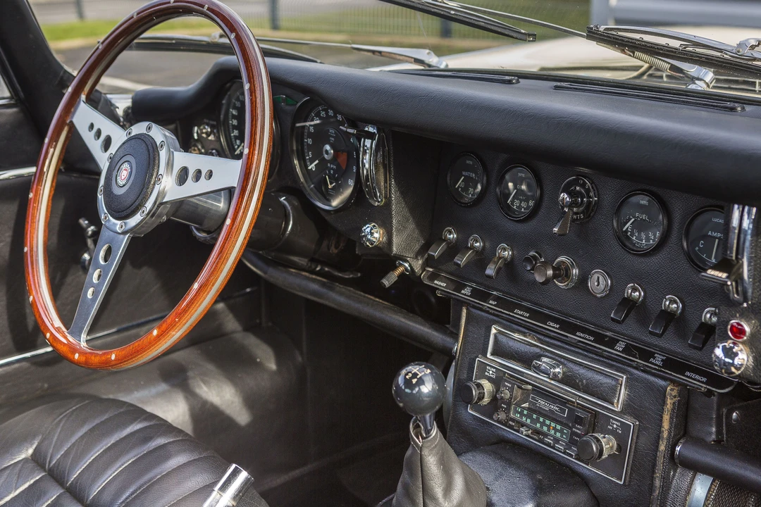 Jaguar E-Type Series 1 2+2 - Image 17 of 30
