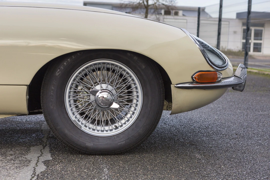 Jaguar E-Type Series 1 2+2 - Image 29 of 30