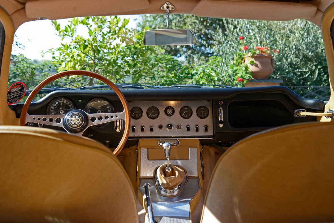 Jaguar E-Type Series 1 - Image 7 of 30