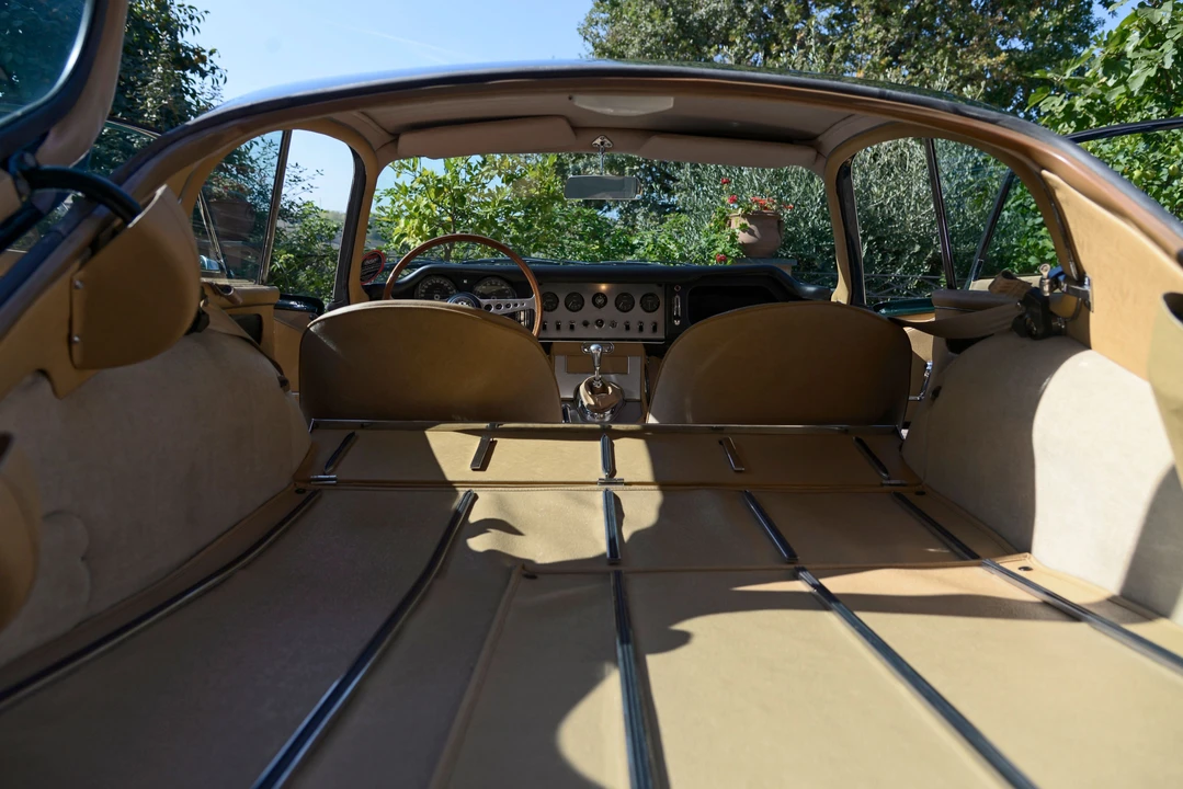 Jaguar E-Type Series 1 - Image 8 of 30