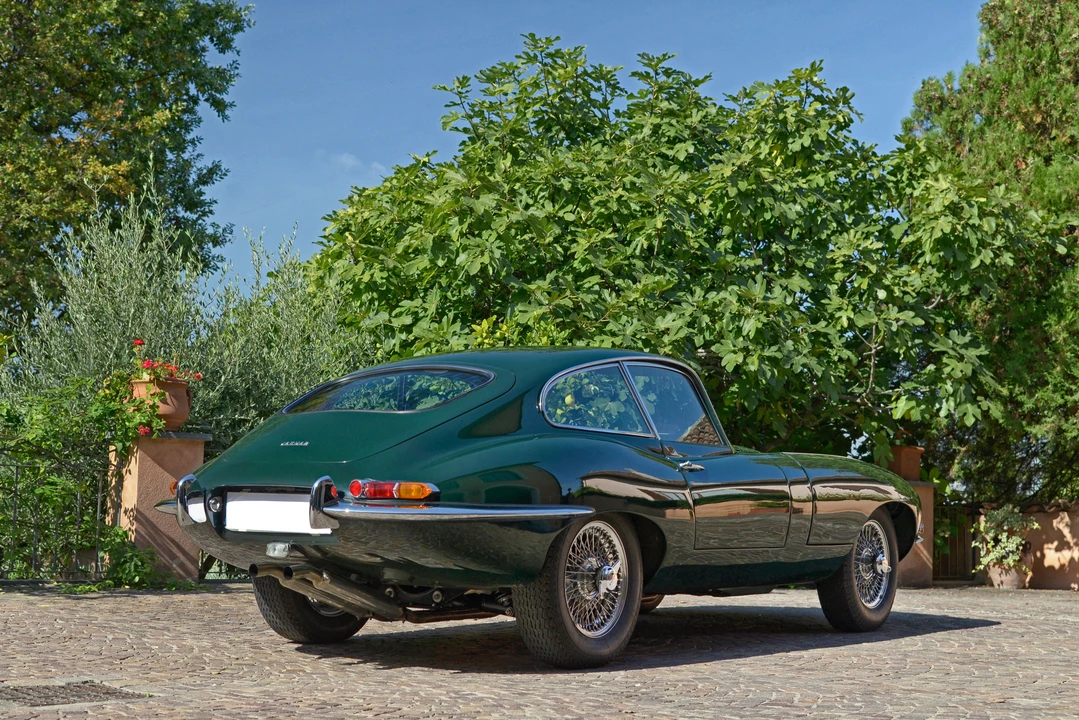 Jaguar E-Type Series 1 - Image 3 of 30