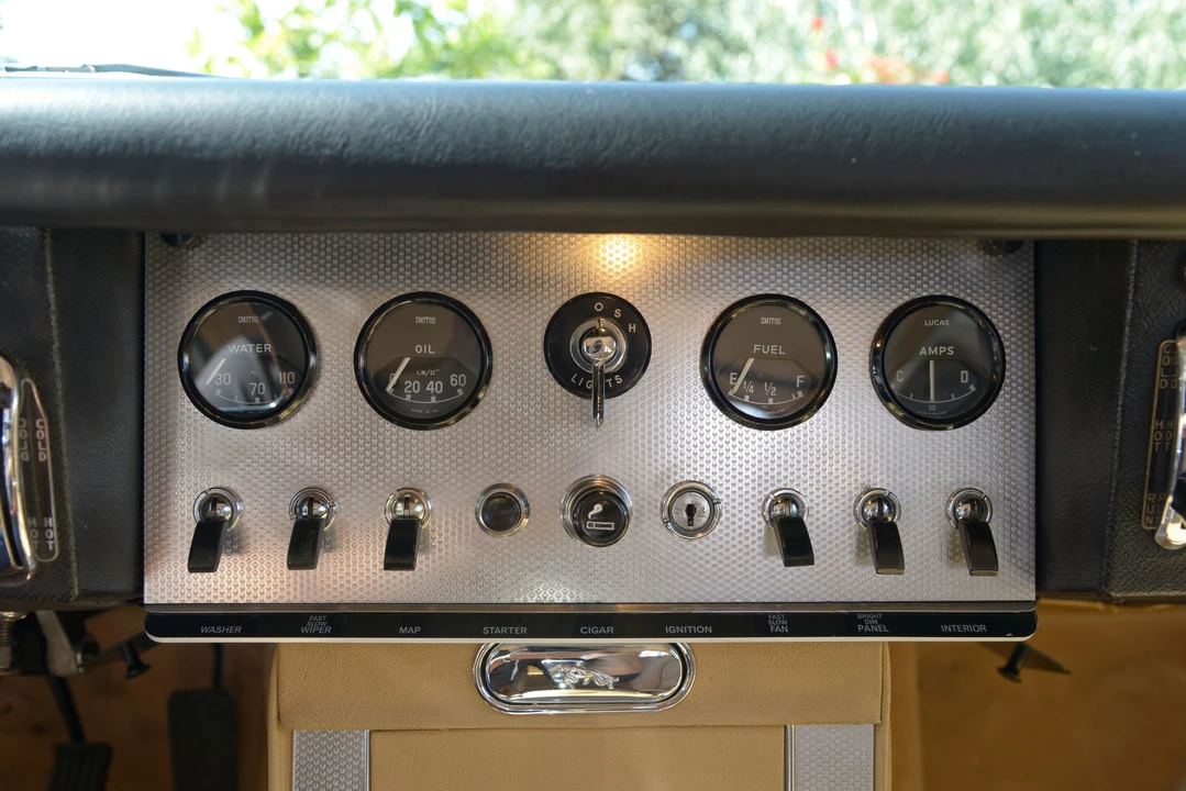 Jaguar E-Type Series 1 - Image 11 of 30