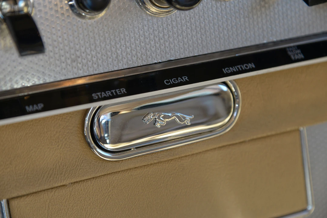 Jaguar E-Type Series 1 - Image 20 of 30