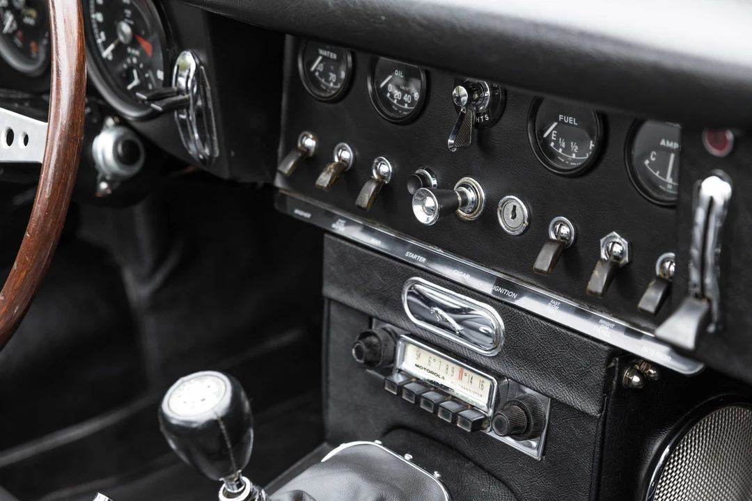 Jaguar E-Type Series 1 - Image 8 of 18
